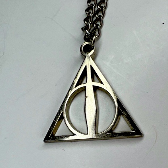Wizarding World Of Harry Potter Universal Studios Deathly Hallows Necklace 15$